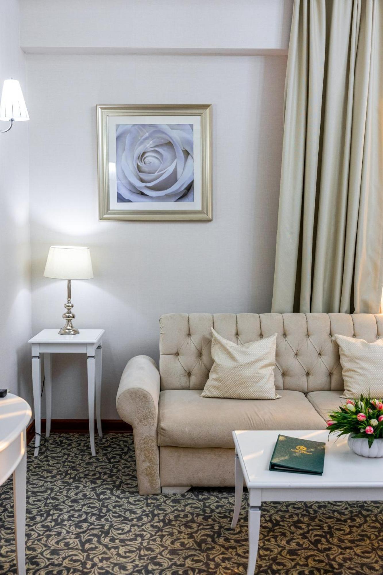 Plaza 4* Almatı