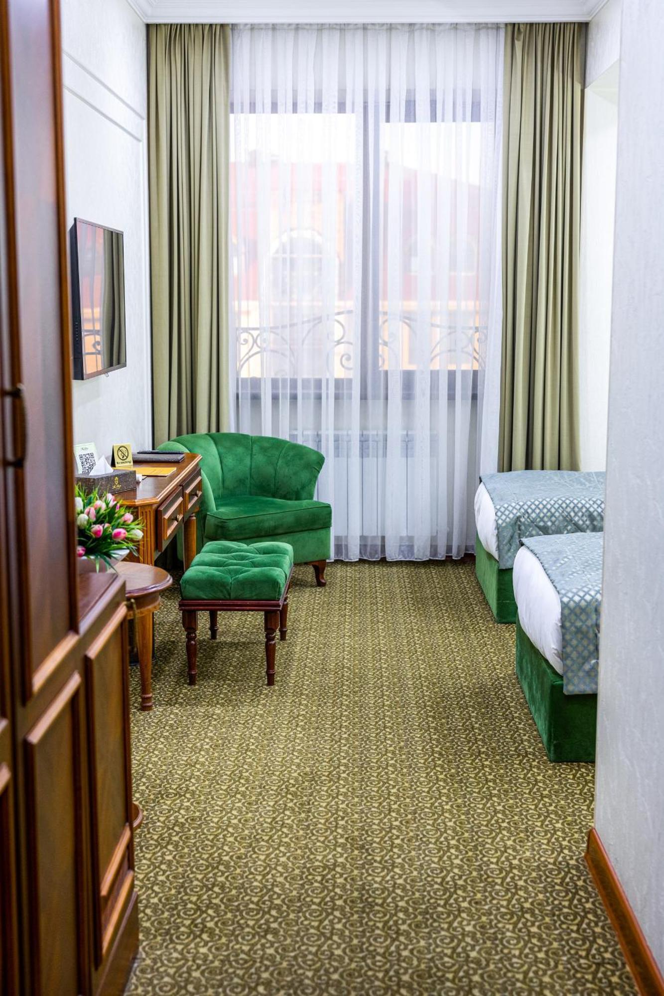 Otel Plaza 4*