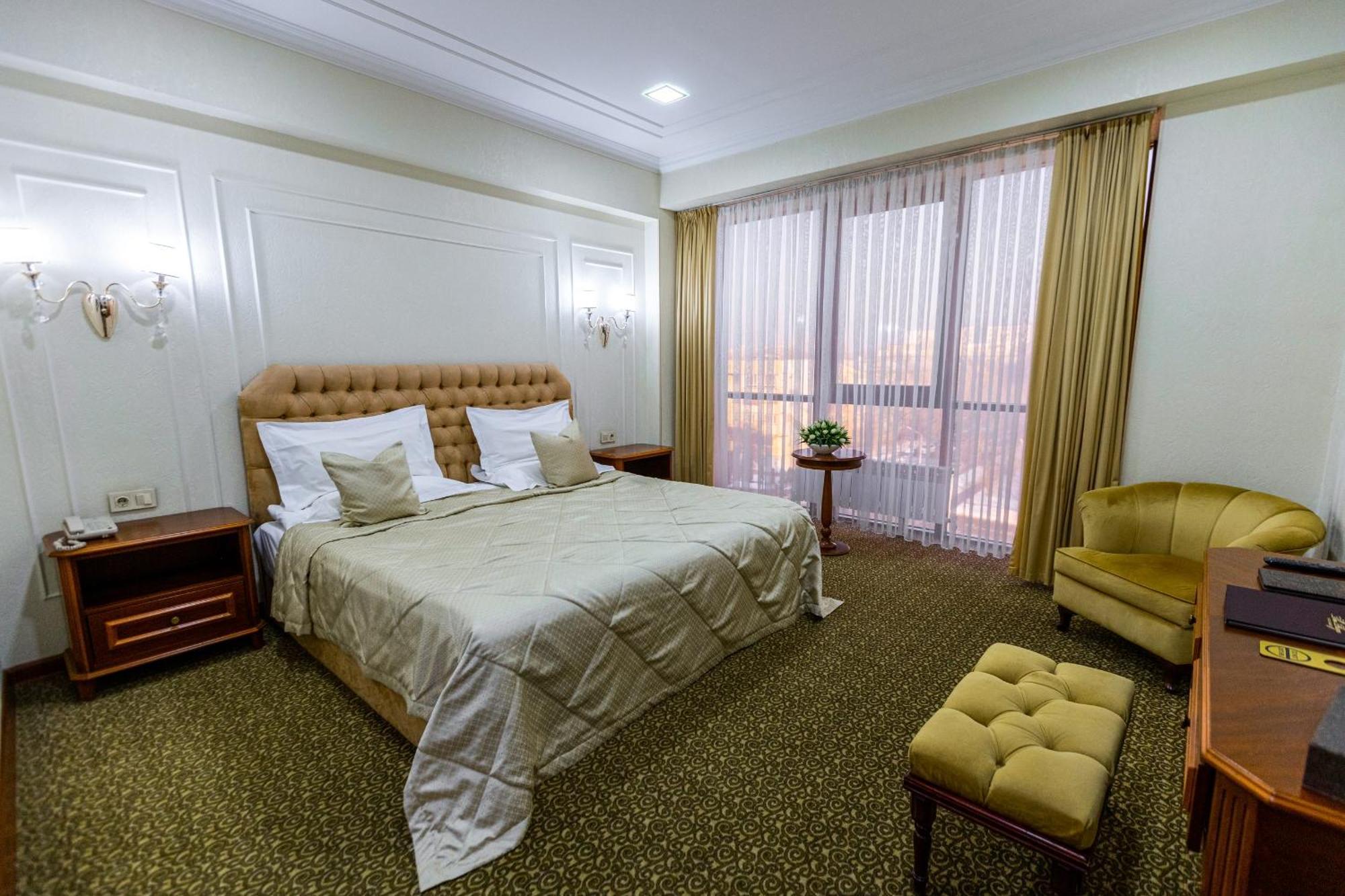 Plaza Otel Almatı